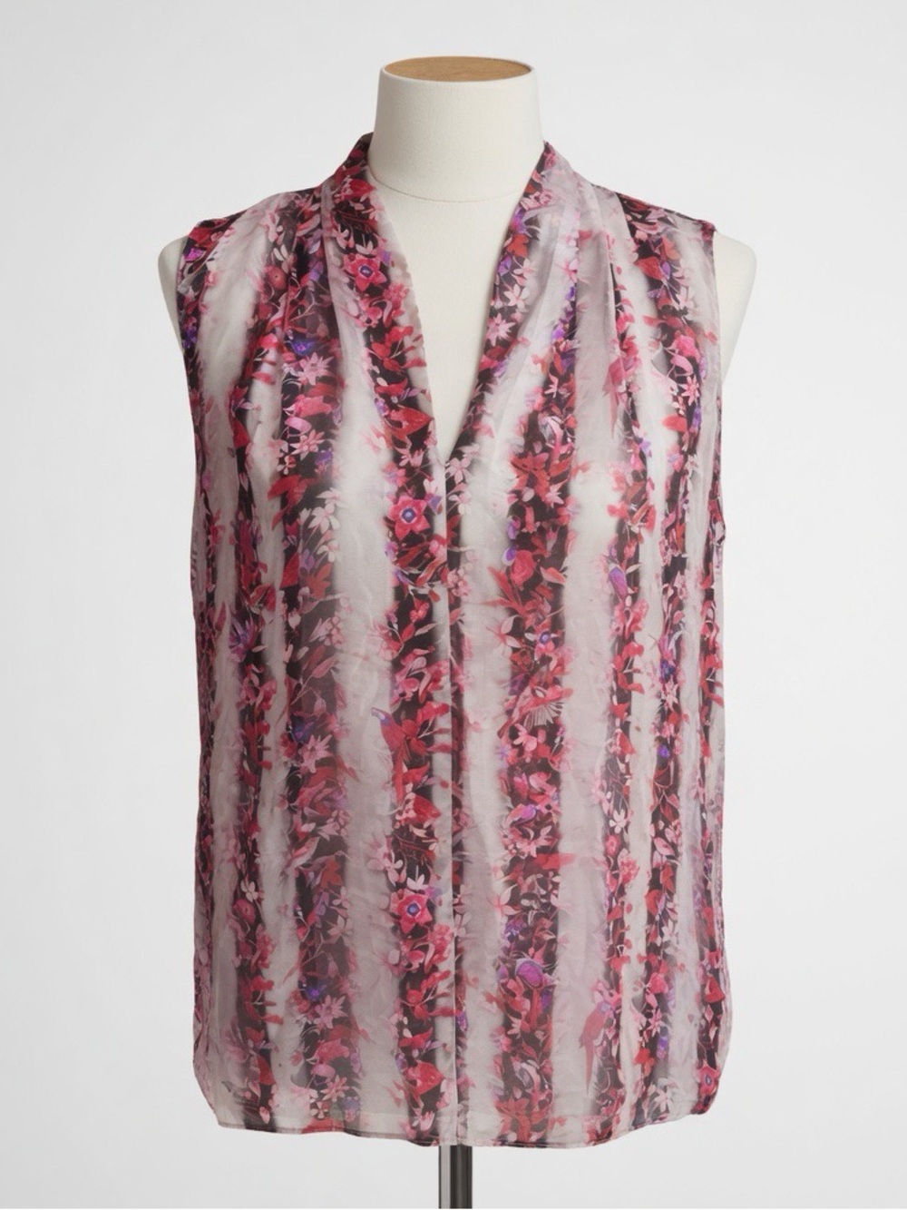 ELIE TAHARI Silk Floral Sleeveless Tank